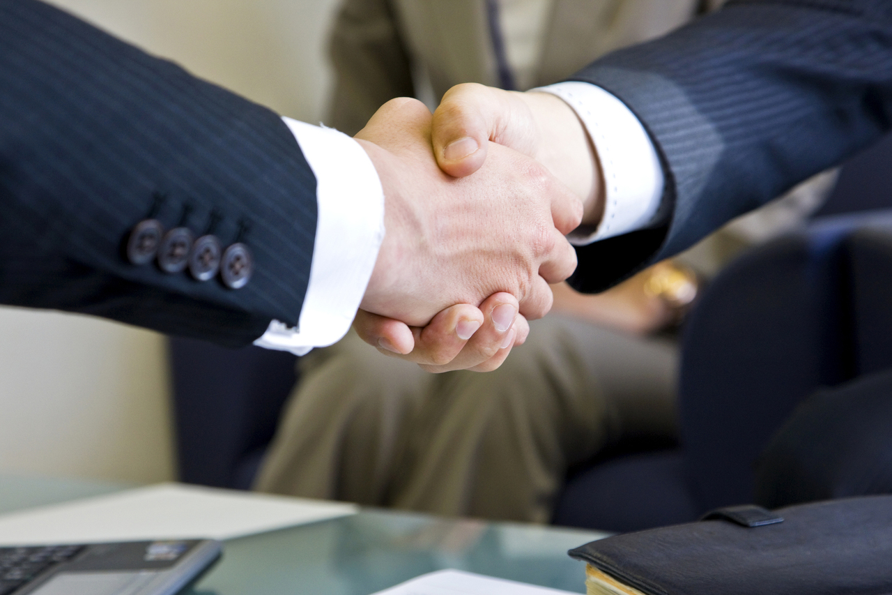 握手の写真