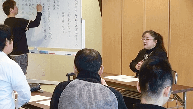 加藤なぎさの岐阜駅前ホテル講演風景の写真